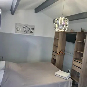 Chambre Cosy Avec Terrasse Arles